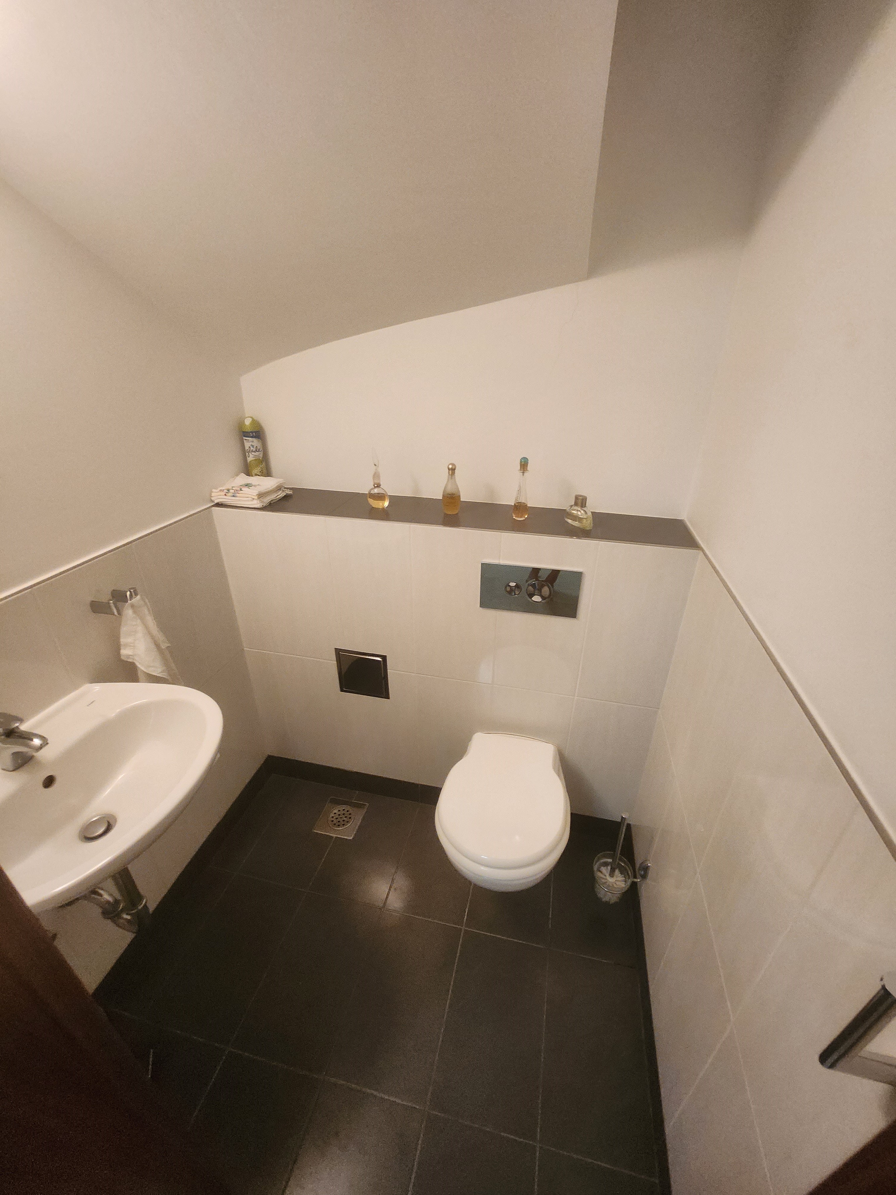Studio Deluxe — koupelna s WC